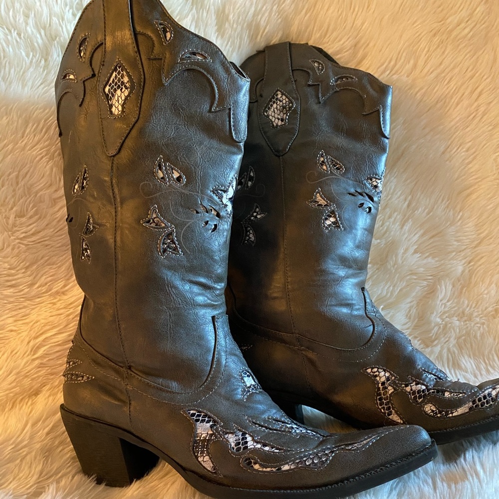 Size 10 roper cowboy boots